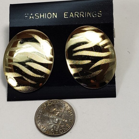 Bold Gold Tone Zebra Print Stud Earrings – Retro Animal Print Statement Jewelry - Picture 7 of 8
